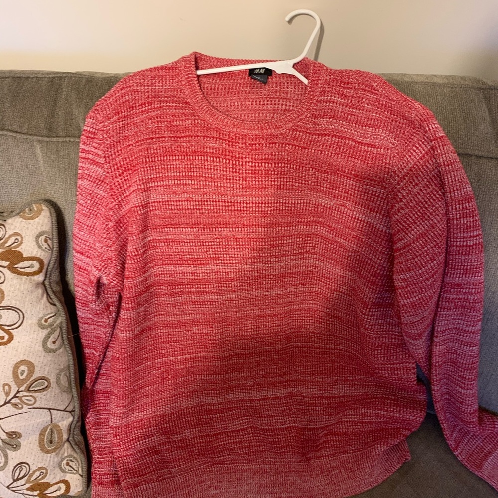 Men H&M’s sweater